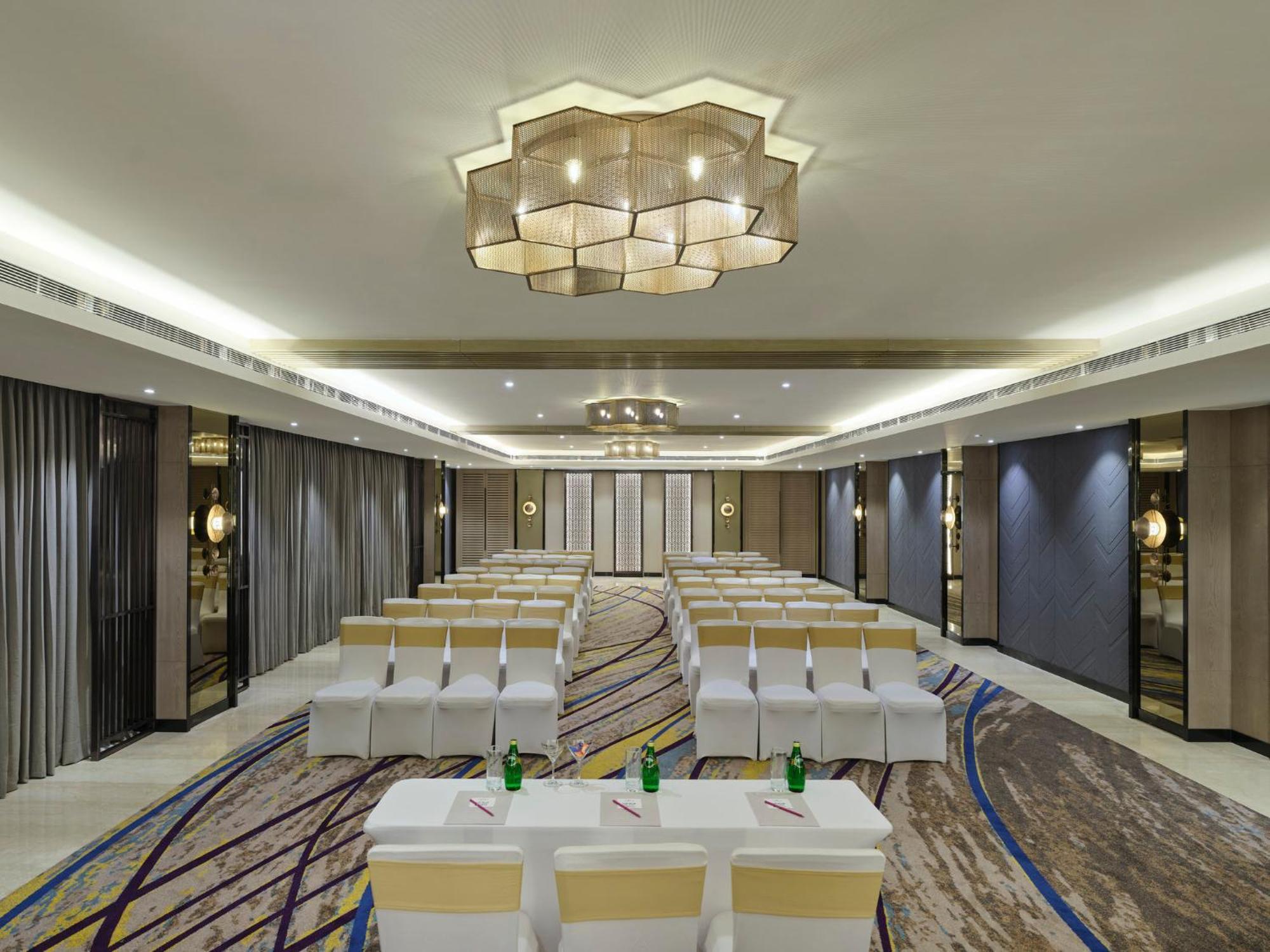 Crowne Plaza Ahmedabad City Centre By Ihg Eksteriør billede