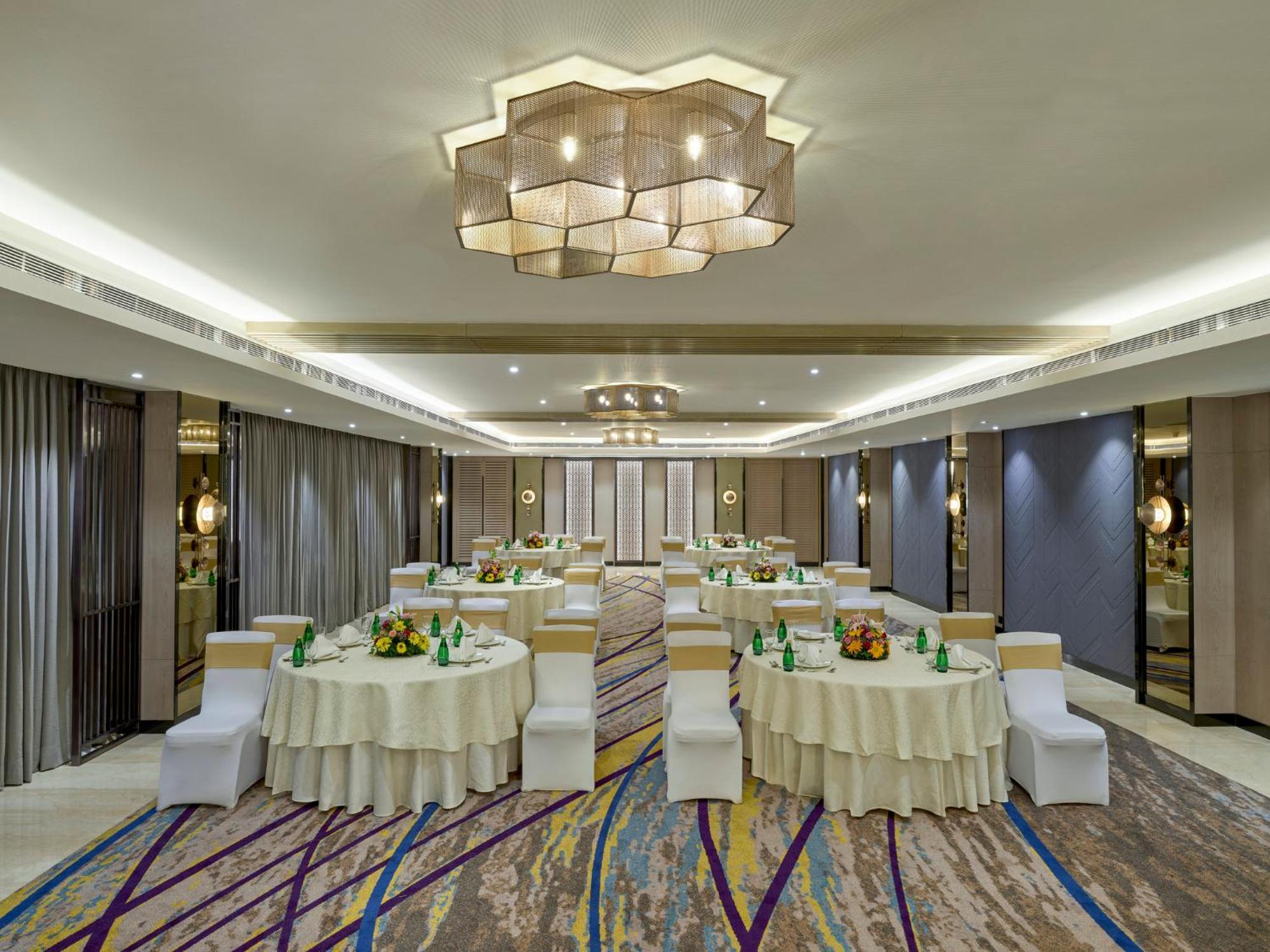 Crowne Plaza Ahmedabad City Centre By Ihg Eksteriør billede