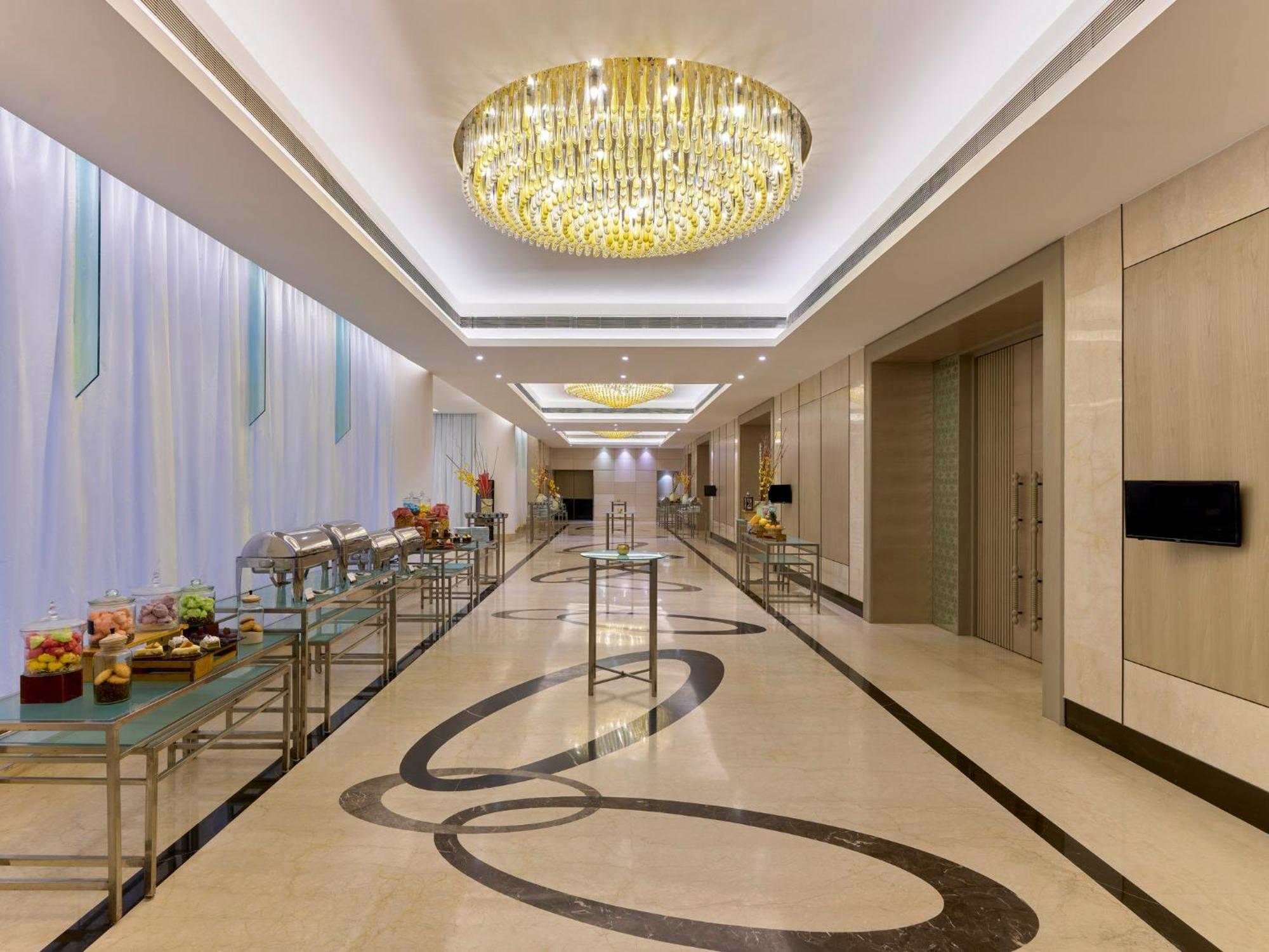 Crowne Plaza Ahmedabad City Centre By Ihg Eksteriør billede